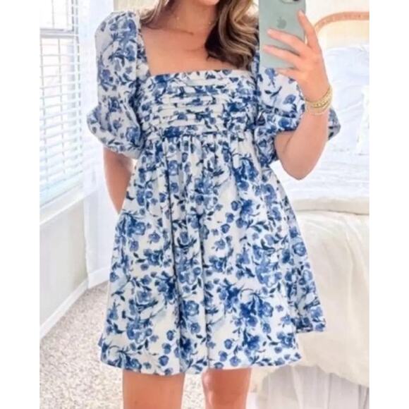 Abercrombie & Fitch Dresses & Skirts - A&F Abercrombie and Fitch Emerson Ruched Puff Sleeve Floral Poplin Mini Dress